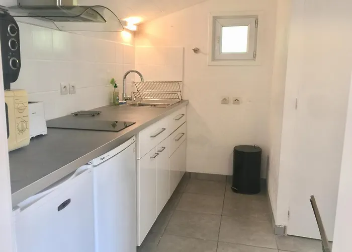 Maisonnette 300m Appartement *